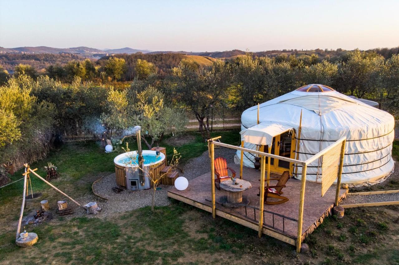 2 Cuori E 1 Yurta Glamping In Tuscany - Adults Only Asciano Eksteriør billede