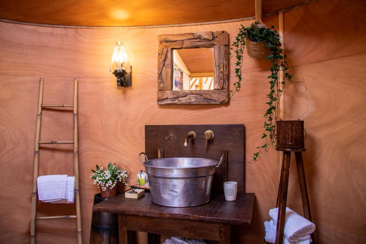 2 Cuori E 1 Yurta Glamping In Tuscany - Adults Only Asciano Eksteriør billede