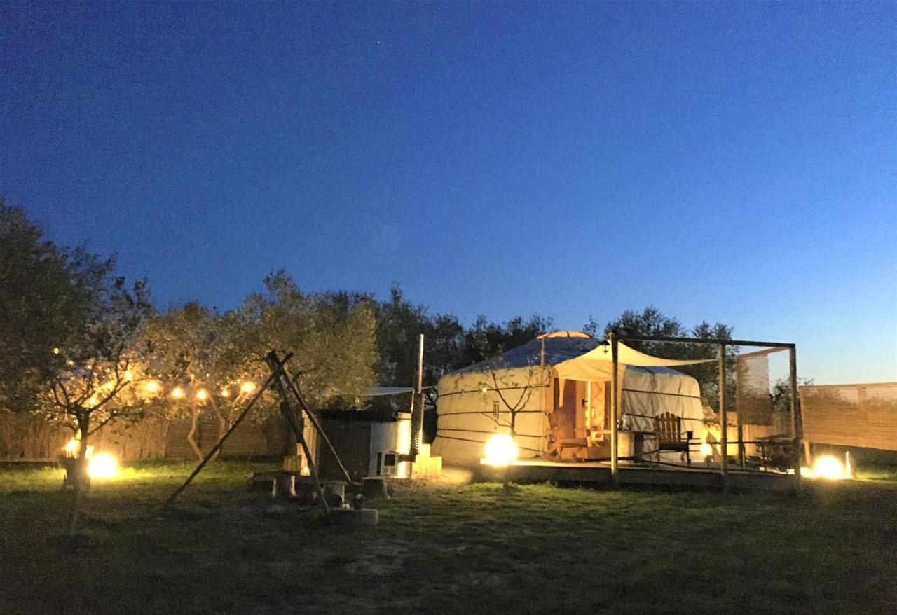 2 Cuori E 1 Yurta Glamping In Tuscany - Adults Only Asciano Eksteriør billede