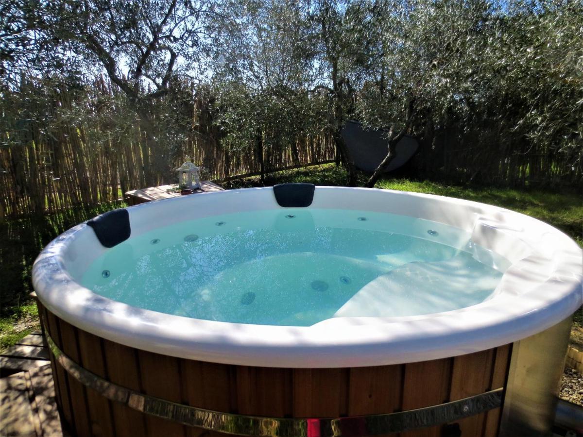 2 Cuori E 1 Yurta Glamping In Tuscany - Adults Only Asciano Eksteriør billede