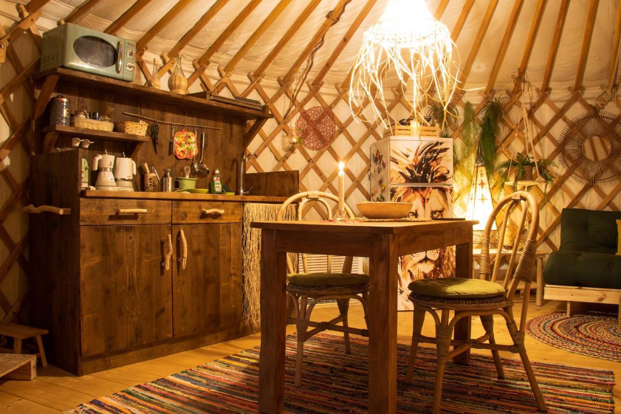 2 Cuori E 1 Yurta Glamping In Tuscany - Adults Only Asciano Eksteriør billede