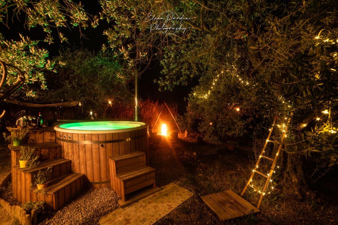2 Cuori E 1 Yurta Glamping In Tuscany - Adults Only Asciano Eksteriør billede