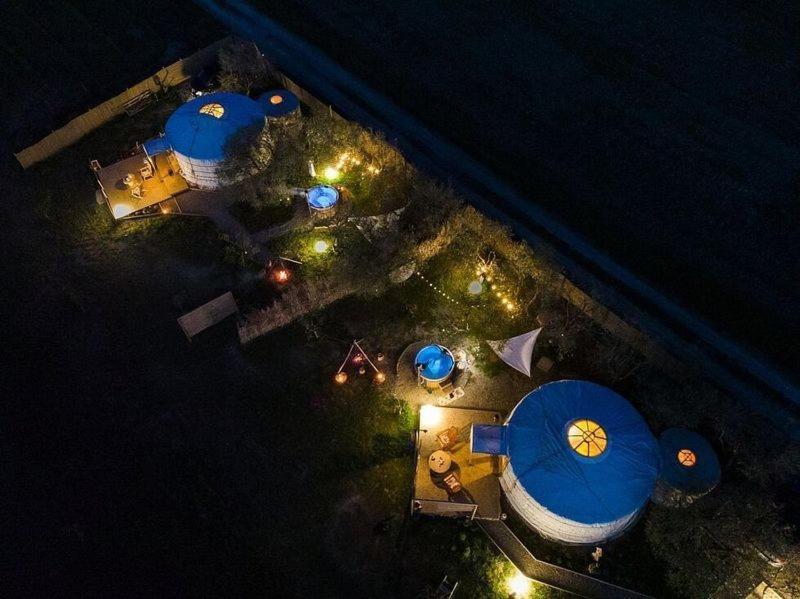 2 Cuori E 1 Yurta Glamping In Tuscany - Adults Only Asciano Eksteriør billede